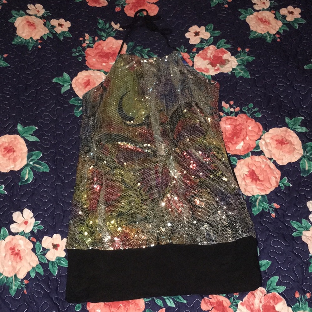 Body central sequin halter top
